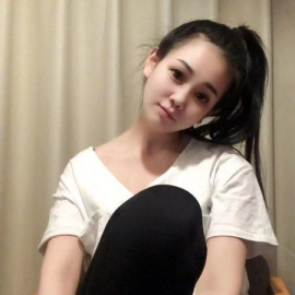 大胸彤彤