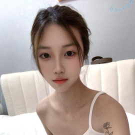 板田纯素颜学生妹